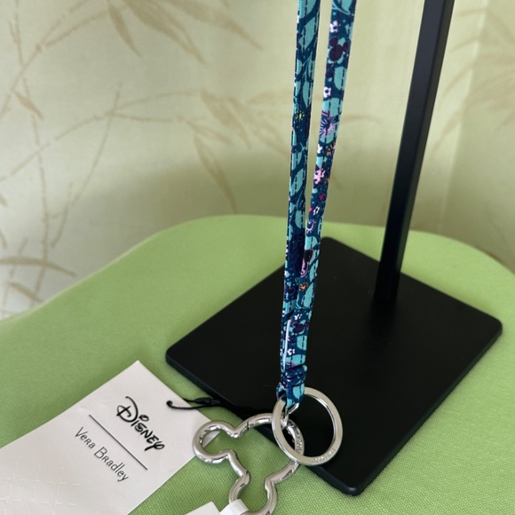 VERA BRADLEY DISNEY BREAKAWAY LANYARD:NWT MICKEY & MINNIE'S VINE FLORAL - Picture 3 of 11